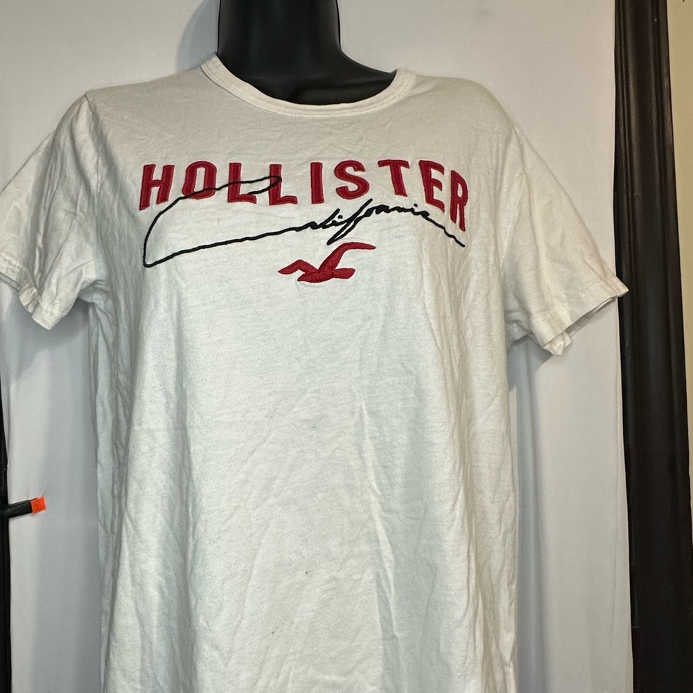 Hollister White Tee with Red Logo and Accent Stitching X Small